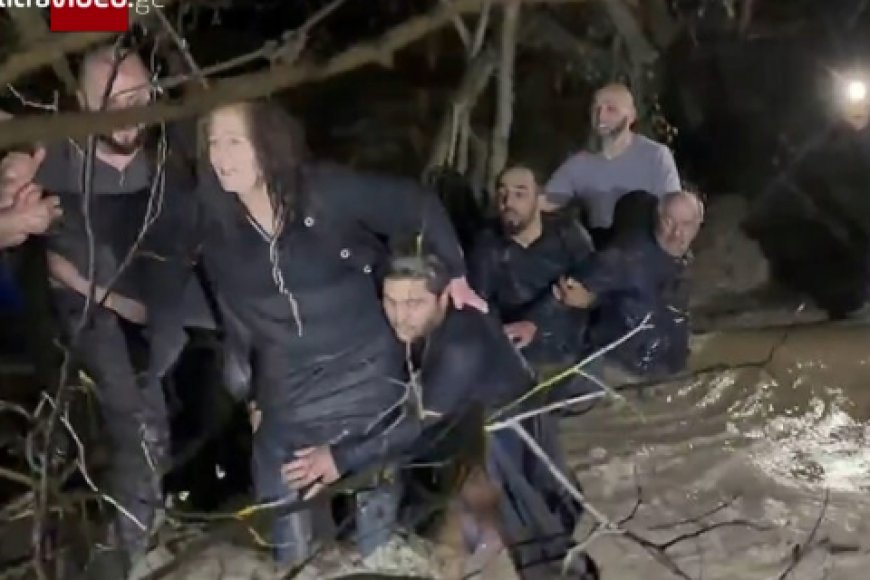 უმძიმესი კადრები: დაიღუპნენ ორსული ქალი და მოზარდი – დაღესტანში წყალდიდობის შედეგად, ხიდი ჩაინგრა და რამდენიმე ადამიანი დინებამ გაიტაცა